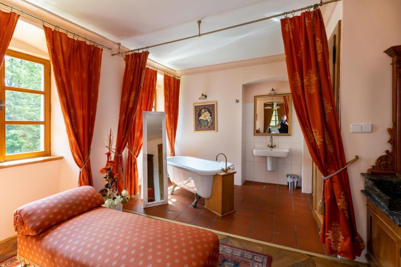 Zamecek Klokocov Hotel Екстериор снимка