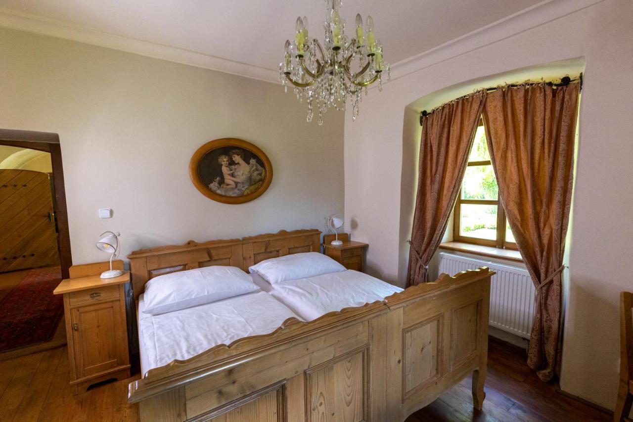 Zamecek Klokocov Hotel Екстериор снимка
