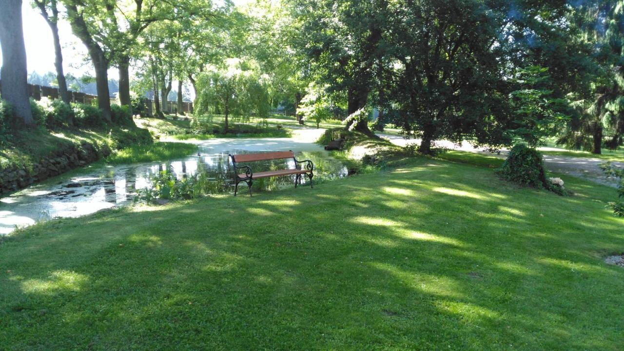 Zamecek Klokocov Hotel Екстериор снимка